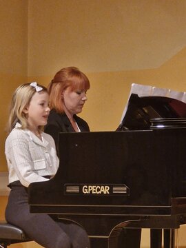 Julija Žnidaršič in Kaja Morel